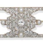 ART DECO DIAMOND AND PEARL BROOCH, CIRCA 1920