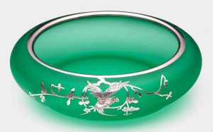 AN AMERICAN ART DECO EMERALD SATIN GLASS BOWL BY TIFFIN